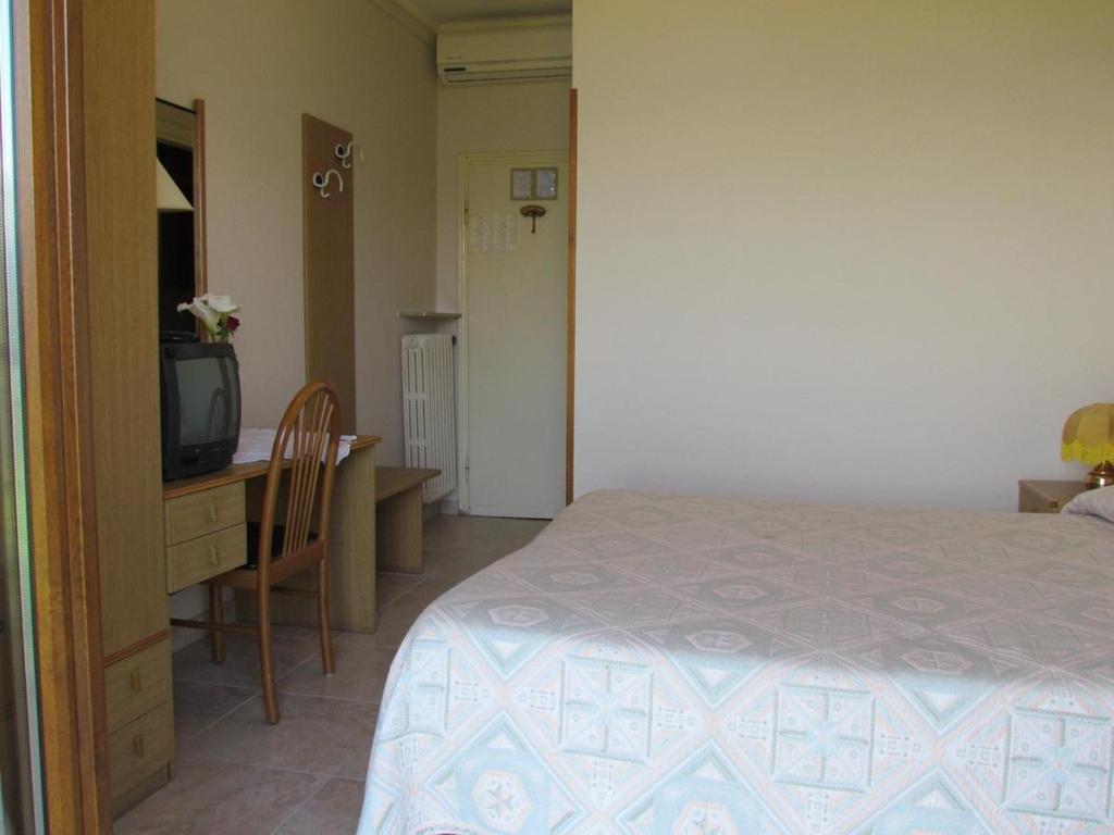 Hotel San Faustino Torri Del Benaco Habitación foto